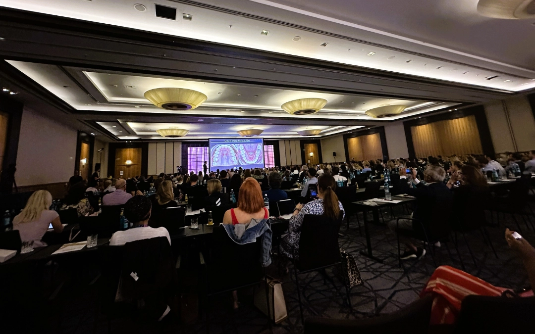 Vortragssaal mit Teilnehmenden beim BENEFIT User Meeting für Kieferorthopädie in Düsseldorf